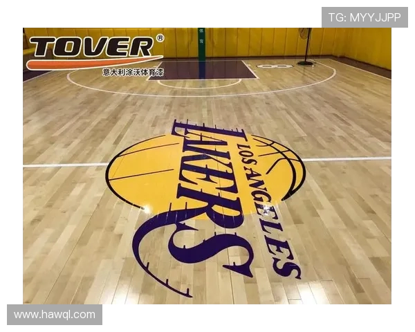 圣诞节将至湖人官方定制装饰惊喜球员点燃赛场节日氛围篮球训练更衣室